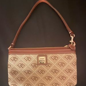 Dooney & Bourke Clutch Bags for Women